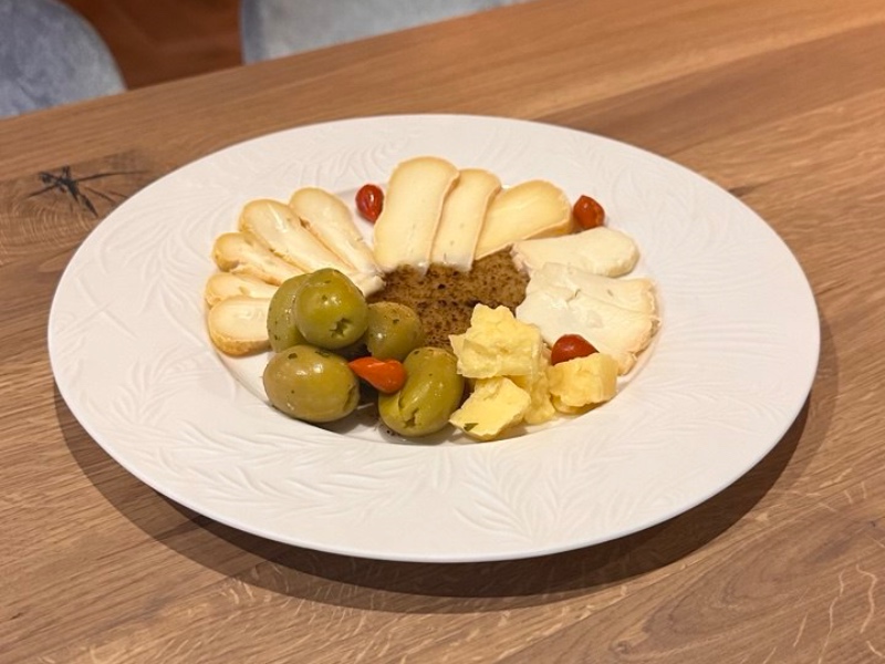Фермерские сыры/ оливки/ трюфельный мед<br>
