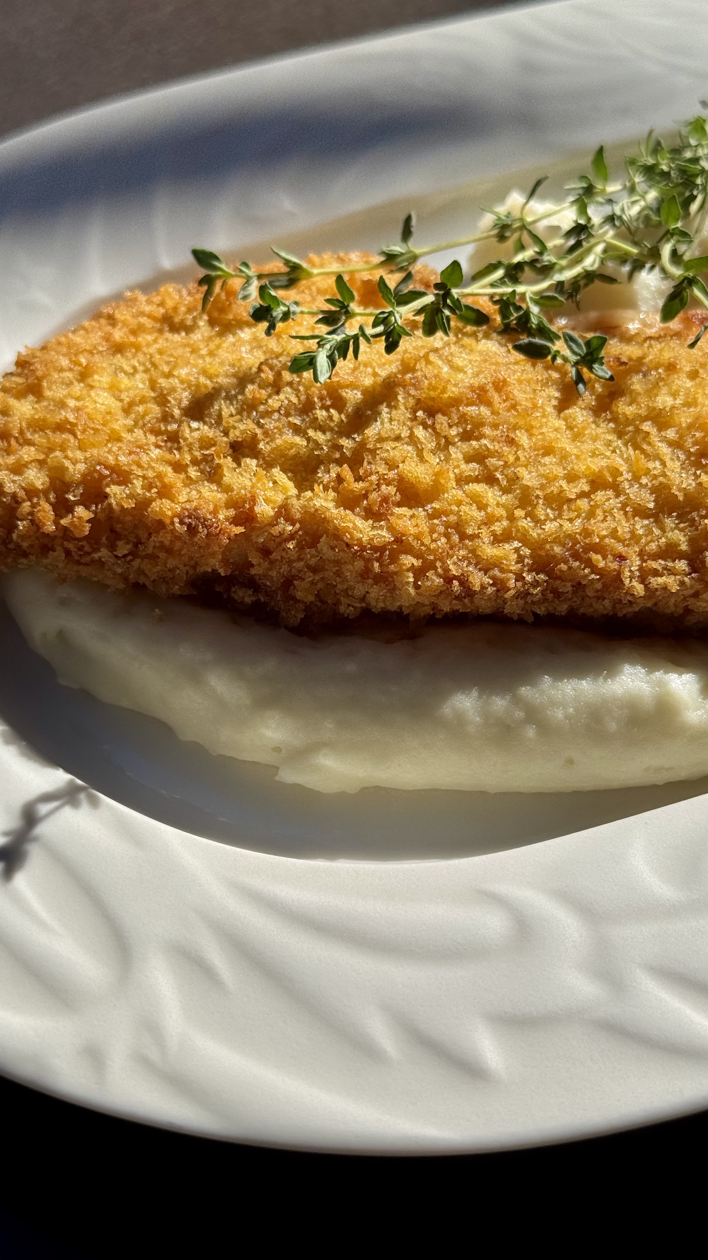 Кордон Блю - Куриный шницель с картофельным пюре/ соус грибной<br>