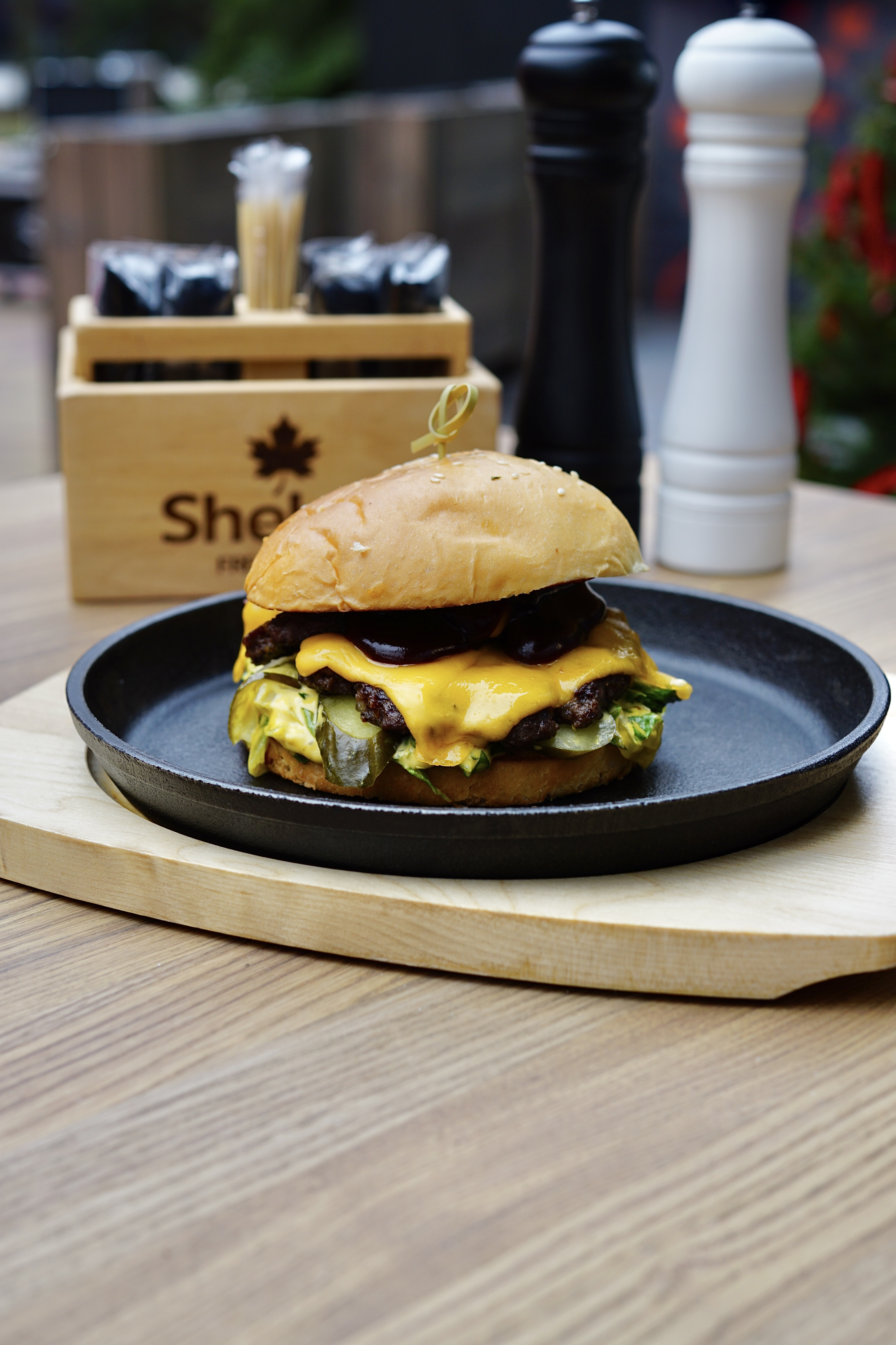 <span style="text-transform: uppercase;"><span style="font-weight: 700;">чизбургер</span></span>